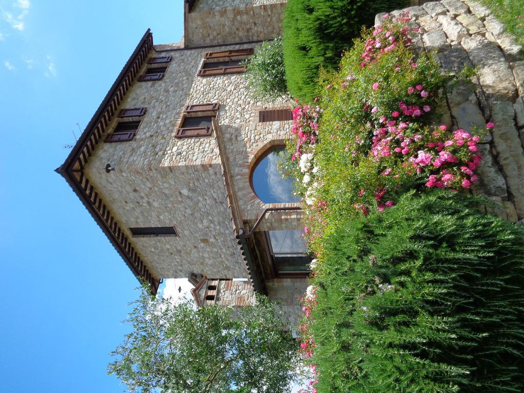 Agriturismo La Torraccia Todi Buitenkant foto