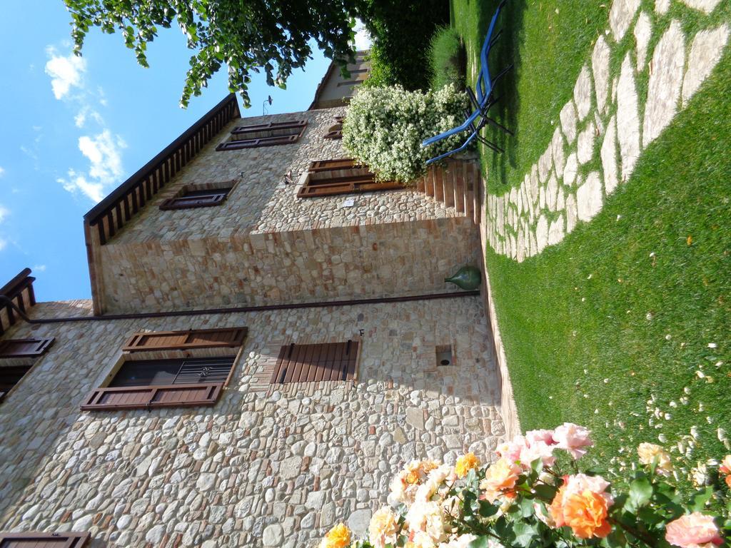 Agriturismo La Torraccia Todi Buitenkant foto