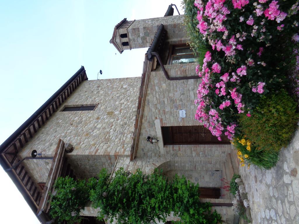 Agriturismo La Torraccia Todi Buitenkant foto